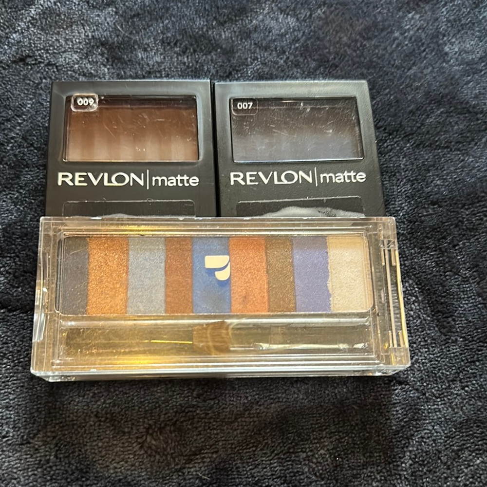 Revlon Matte Eyeshadow Palette with Rich Hues